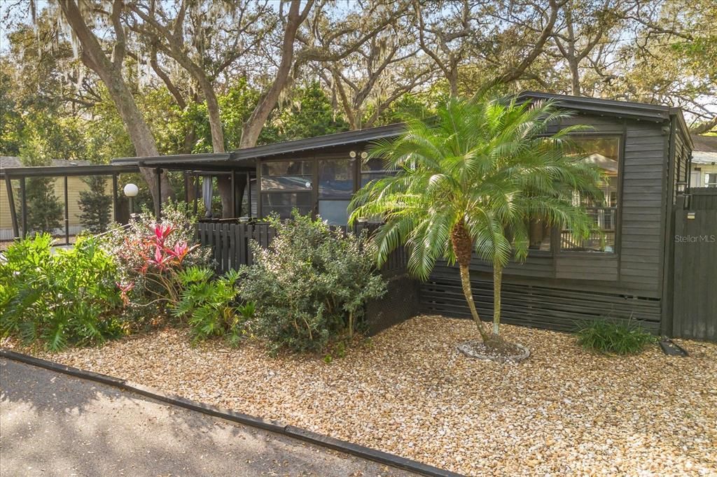 For Sale: $118,000 (2 beds, 1 baths, 792 Square Feet)