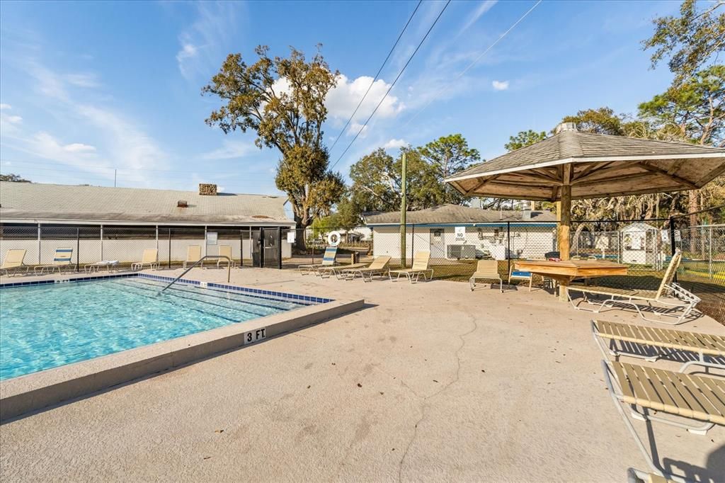 For Sale: $118,000 (2 beds, 1 baths, 792 Square Feet)