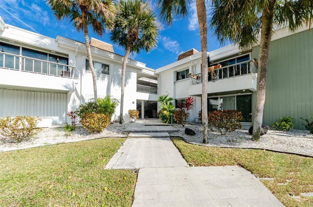 最近租的: $3,000 (2 贝兹, 2 浴室, 1325 平方英尺)