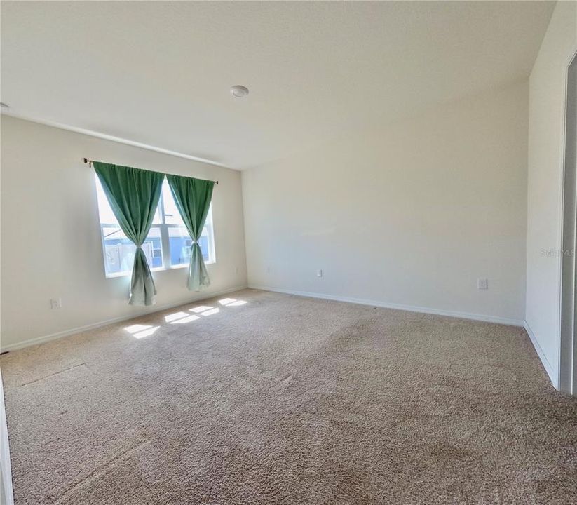 For Sale: $335,000 (4 beds, 2 baths, 1867 Square Feet)