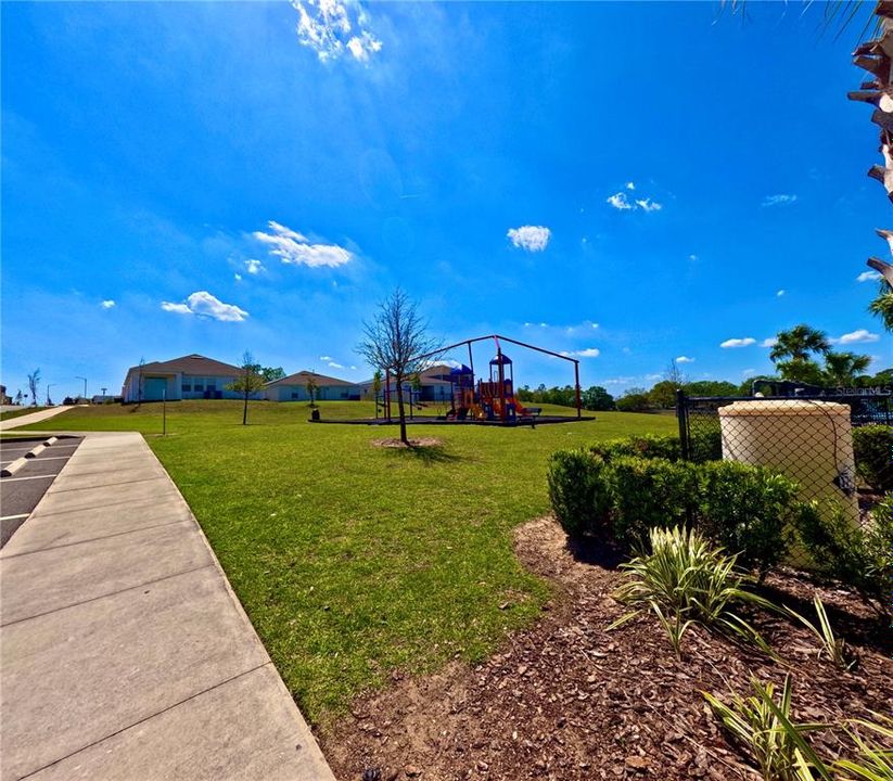 For Sale: $335,000 (4 beds, 2 baths, 1867 Square Feet)