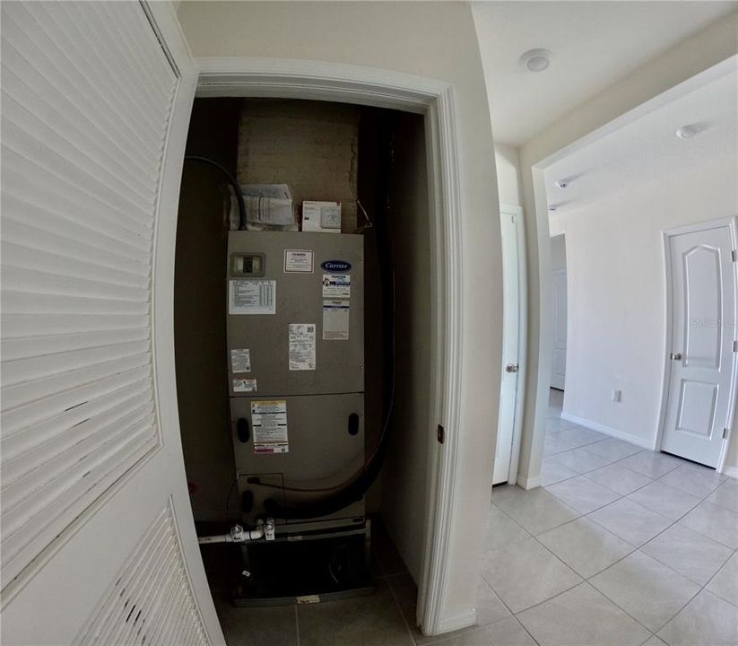 For Sale: $335,000 (4 beds, 2 baths, 1867 Square Feet)