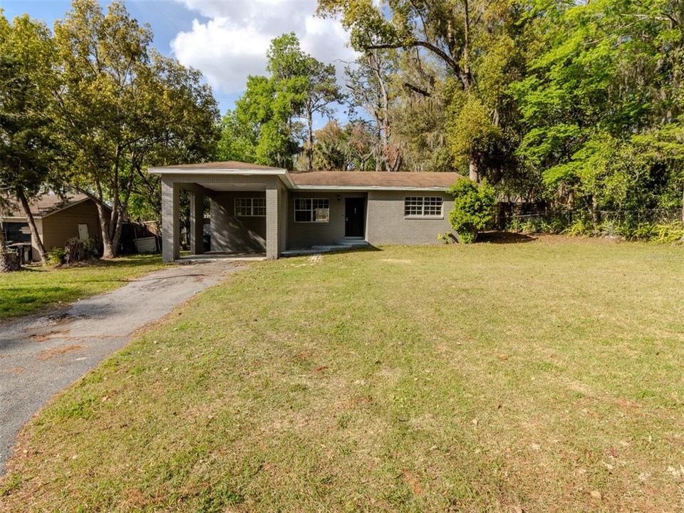 Recently Sold: $185,000 (3 beds, 2 baths, 1094 Square Feet)