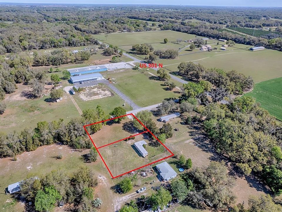 For Sale: $137,000 (2 beds, 1 baths, 840 Square Feet)