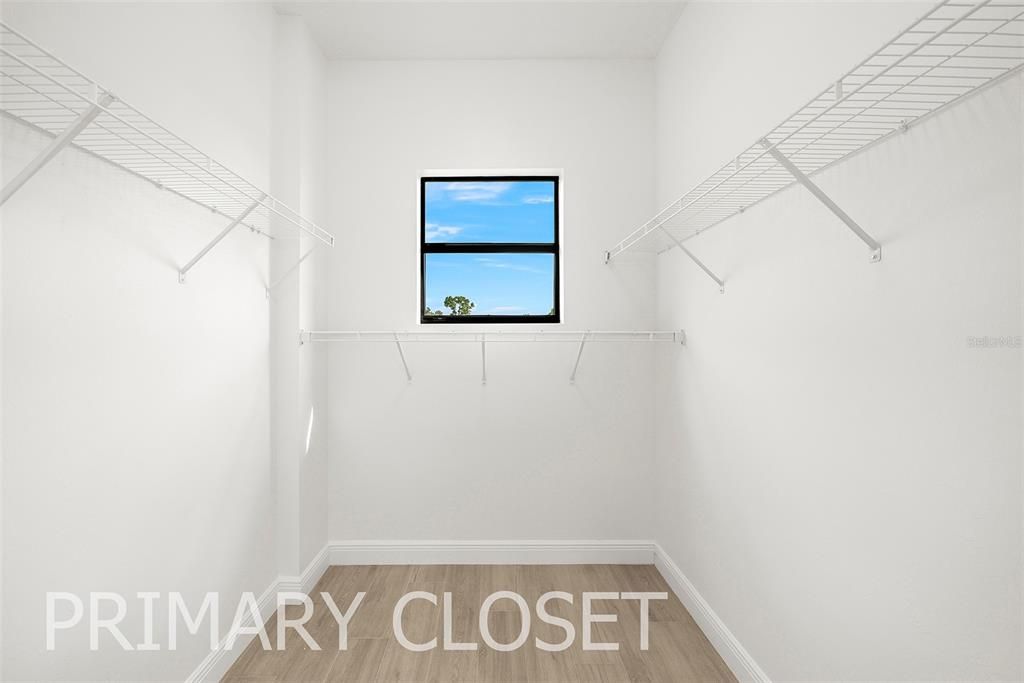 На продажу: $399,900 (4 спален, 2 ванн, 1853 Квадратных фут)