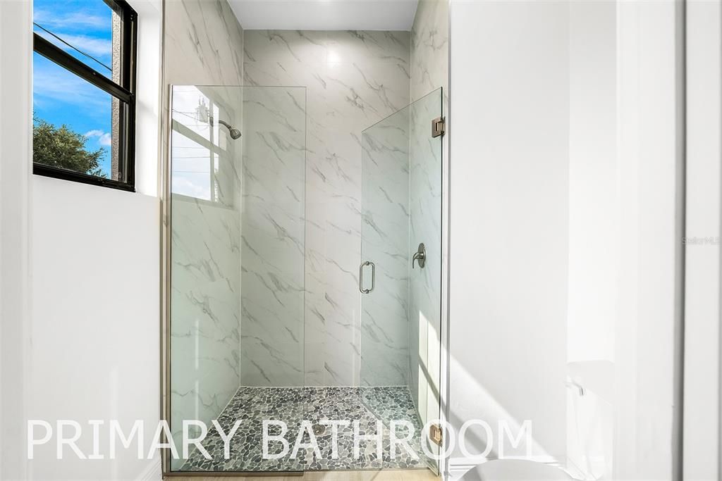 На продажу: $399,900 (4 спален, 2 ванн, 1853 Квадратных фут)