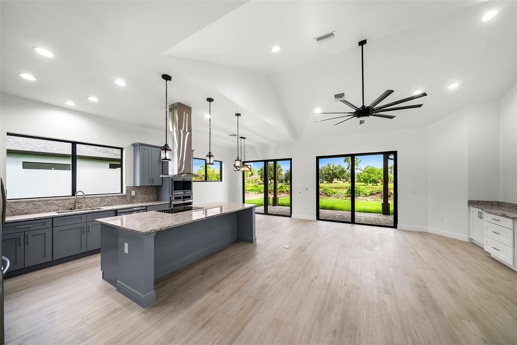 На продажу: $399,900 (4 спален, 2 ванн, 1853 Квадратных фут)