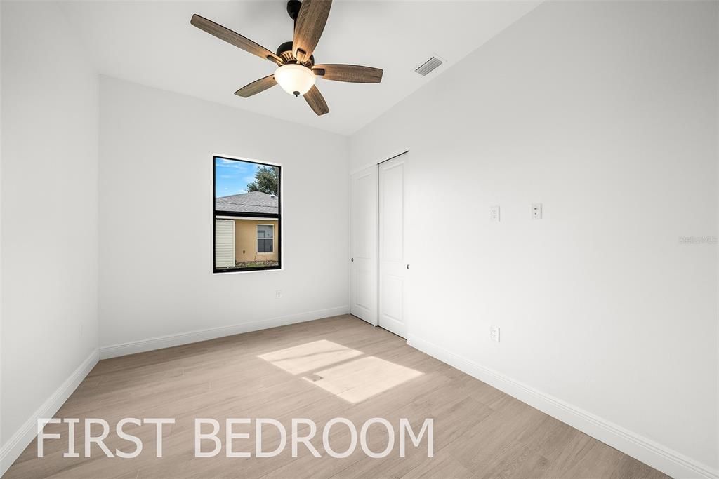 На продажу: $399,900 (4 спален, 2 ванн, 1853 Квадратных фут)