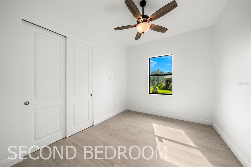 На продажу: $399,900 (4 спален, 2 ванн, 1853 Квадратных фут)