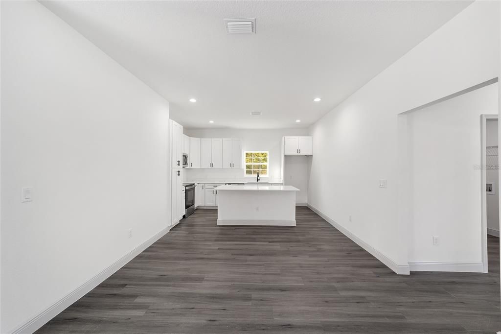 For Sale: $294,999 (2 beds, 2 baths, 1443 Square Feet)