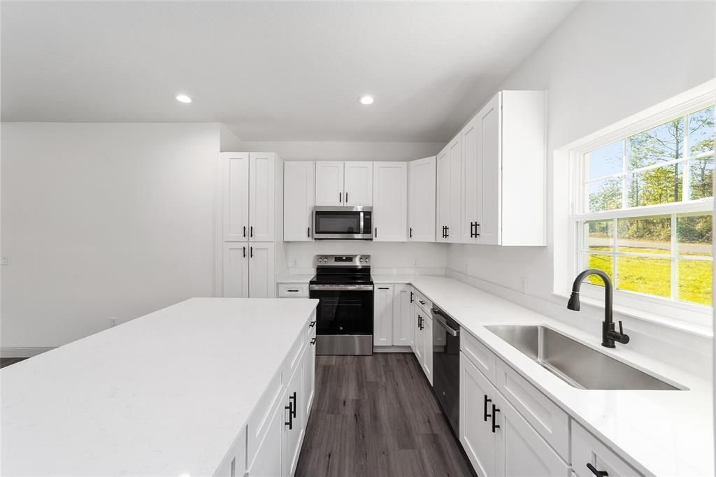 For Sale: $294,999 (2 beds, 2 baths, 1443 Square Feet)