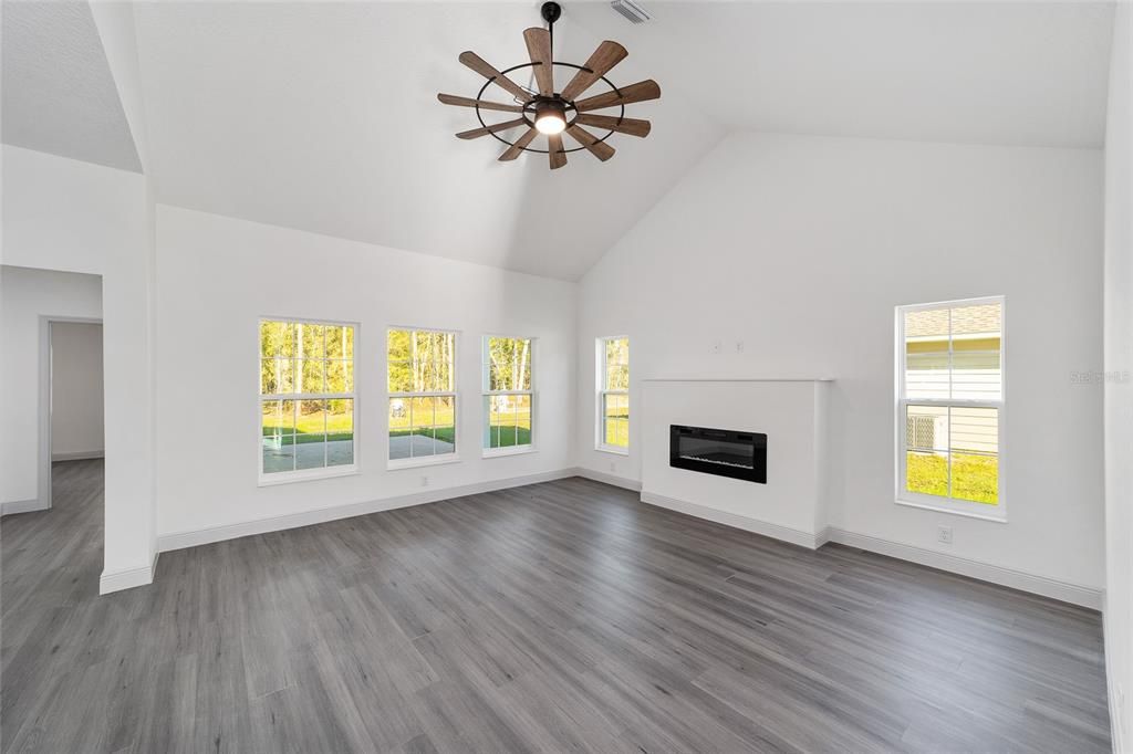 For Sale: $294,999 (2 beds, 2 baths, 1443 Square Feet)