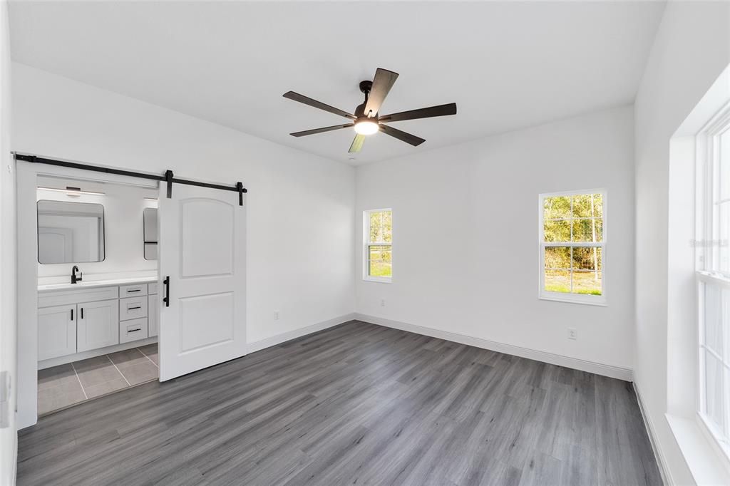 For Sale: $294,999 (2 beds, 2 baths, 1443 Square Feet)