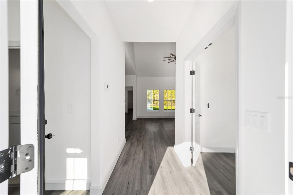 For Sale: $294,999 (2 beds, 2 baths, 1443 Square Feet)