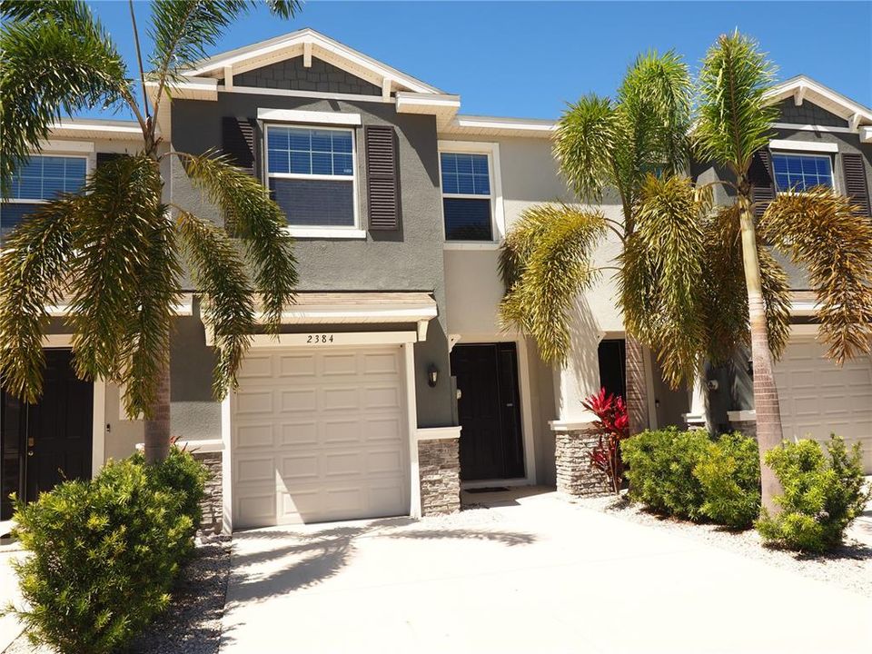 最近售出: $389,000 (3 贝兹, 2 浴室, 1725 平方英尺)