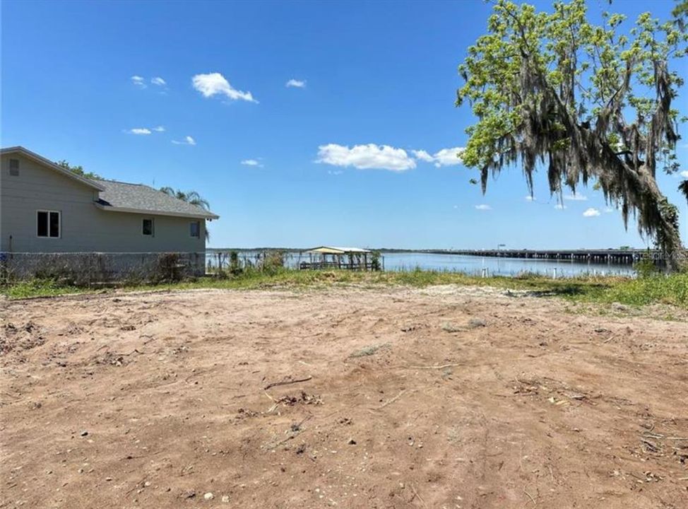 Vendido Recientemente: $149,900 (0.27 acres)