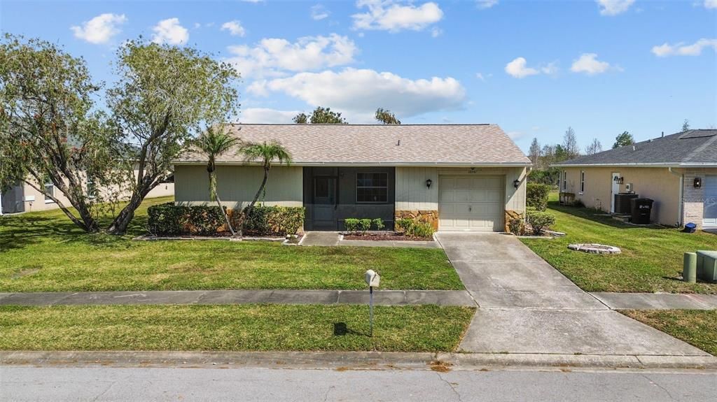 Vendido Recientemente: $355,900 (2 camas, 2 baños, 1156 Pies cuadrados)