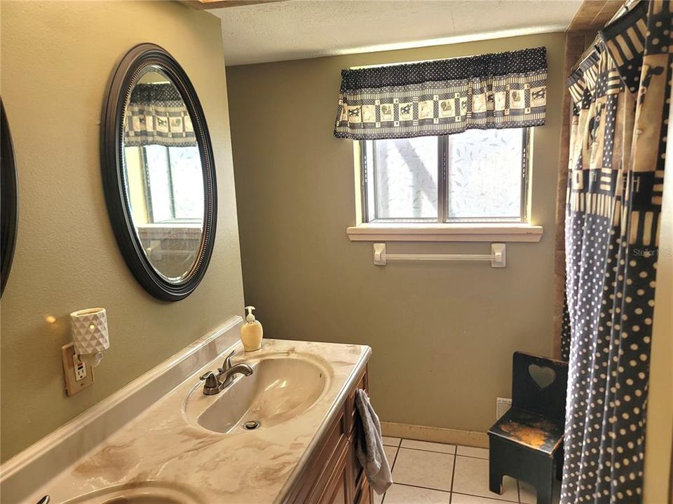 En Venta: $450,000 (3 camas, 2 baños, 1668 Pies cuadrados)