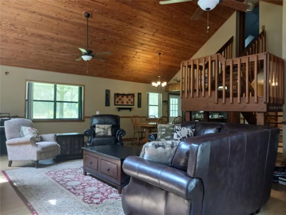 En Venta: $450,000 (3 camas, 2 baños, 1668 Pies cuadrados)