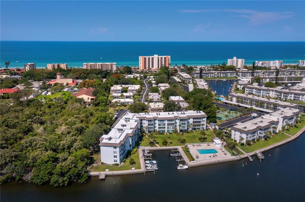 待售: $575,000 (2 贝兹, 2 浴室, 1144 平方英尺)