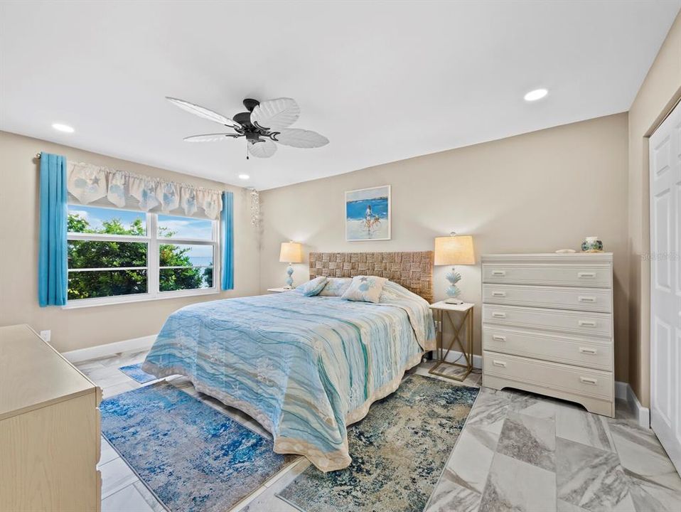 待售: $575,000 (2 贝兹, 2 浴室, 1144 平方英尺)