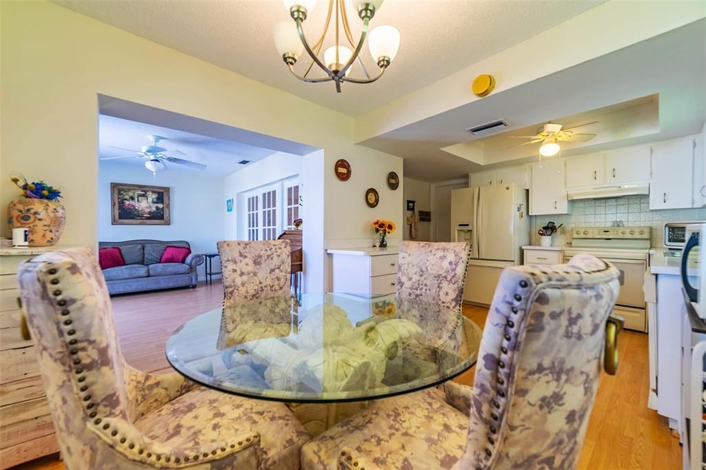 For Sale: $254,900 (2 beds, 2 baths, 1440 Square Feet)