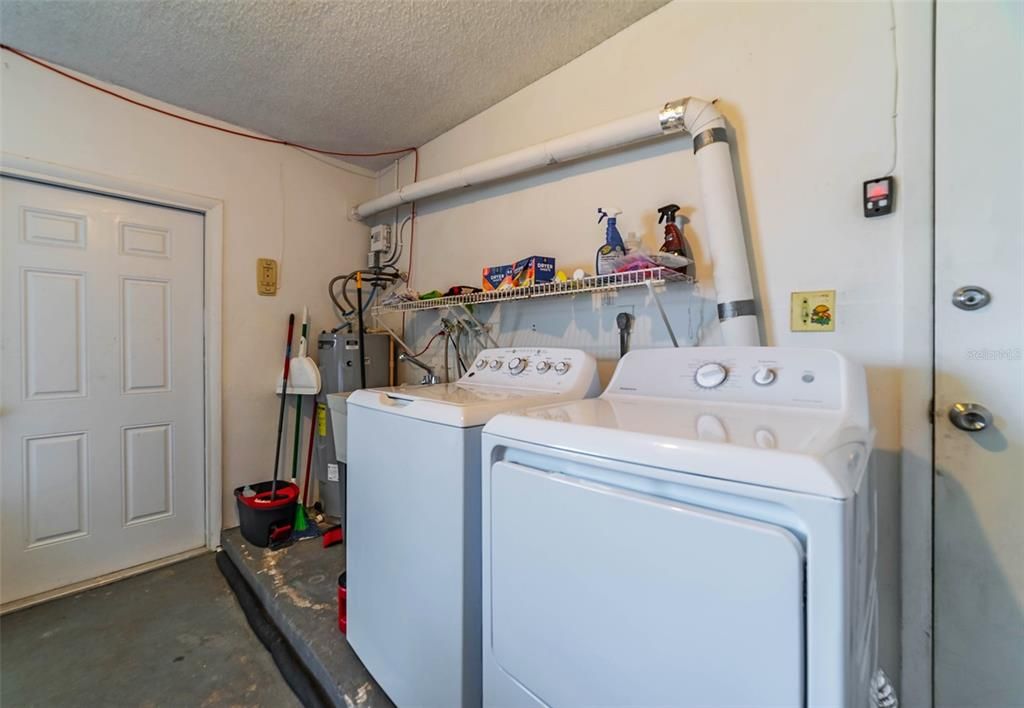 For Sale: $254,900 (2 beds, 2 baths, 1440 Square Feet)