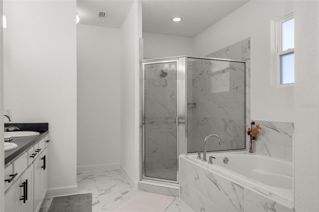 На продажу: $559,999 (4 спален, 2 ванн, 2427 Квадратных фут)