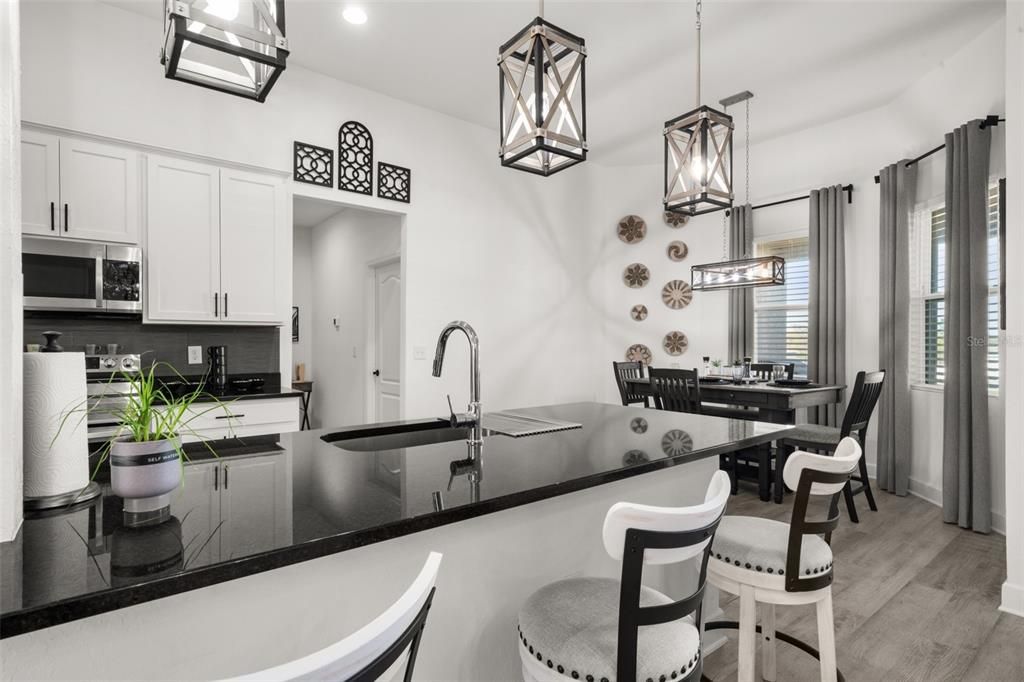 На продажу: $559,999 (4 спален, 2 ванн, 2427 Квадратных фут)