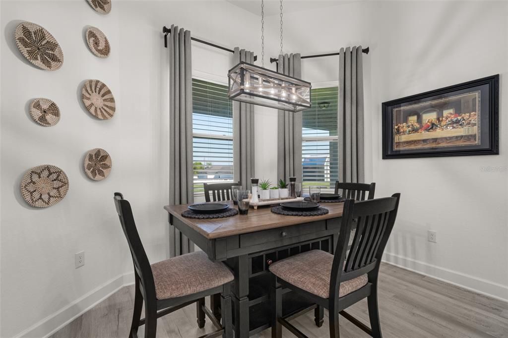 На продажу: $559,999 (4 спален, 2 ванн, 2427 Квадратных фут)