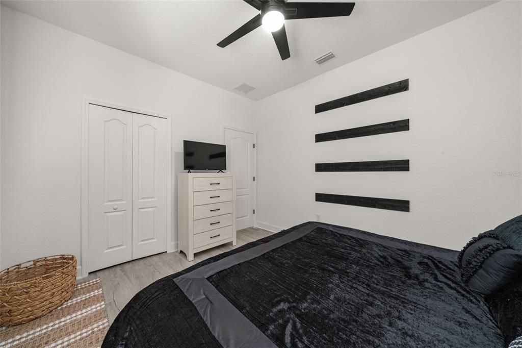 На продажу: $559,999 (4 спален, 2 ванн, 2427 Квадратных фут)