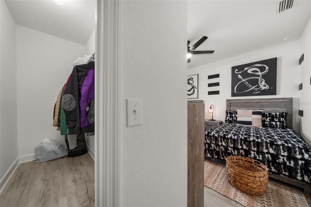 На продажу: $559,999 (4 спален, 2 ванн, 2427 Квадратных фут)