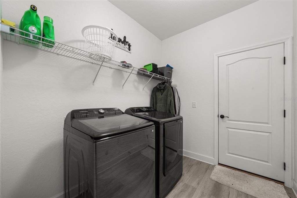 На продажу: $559,999 (4 спален, 2 ванн, 2427 Квадратных фут)