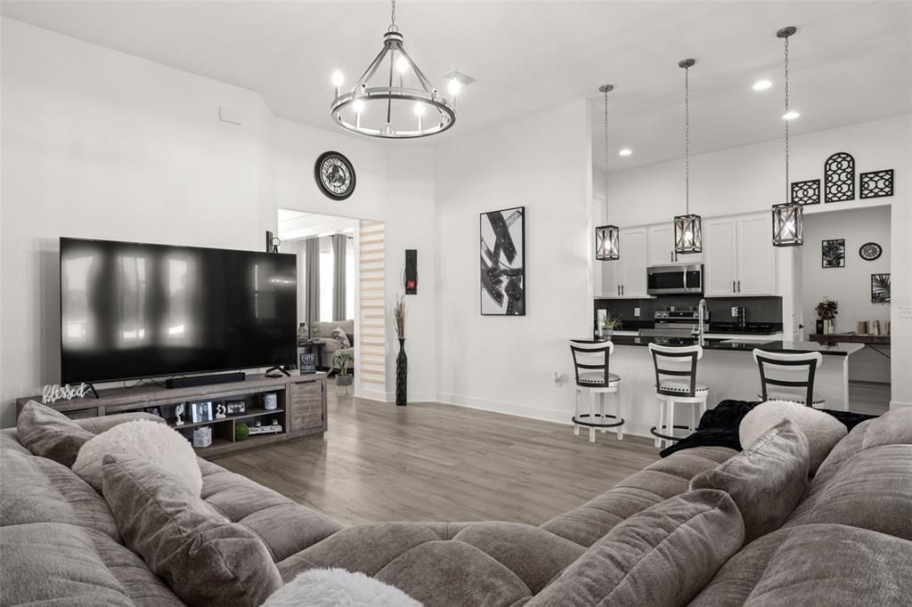 На продажу: $559,999 (4 спален, 2 ванн, 2427 Квадратных фут)