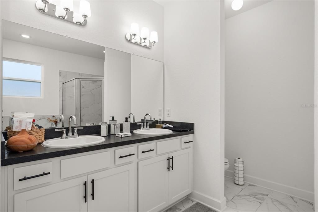 На продажу: $559,999 (4 спален, 2 ванн, 2427 Квадратных фут)