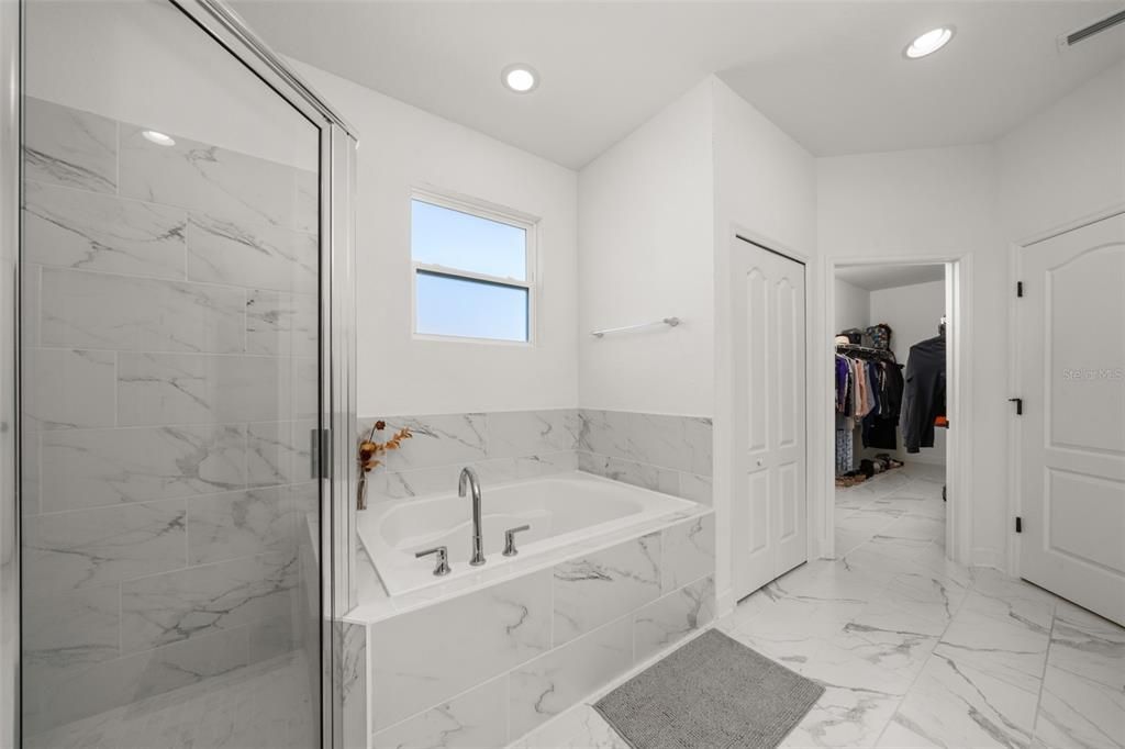 На продажу: $559,999 (4 спален, 2 ванн, 2427 Квадратных фут)