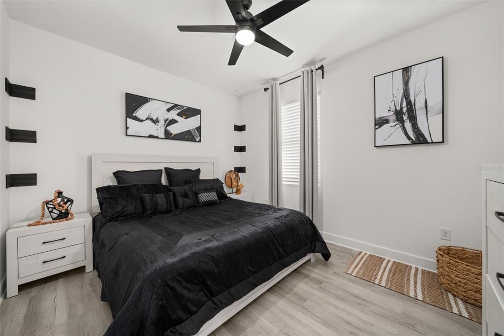 На продажу: $559,999 (4 спален, 2 ванн, 2427 Квадратных фут)