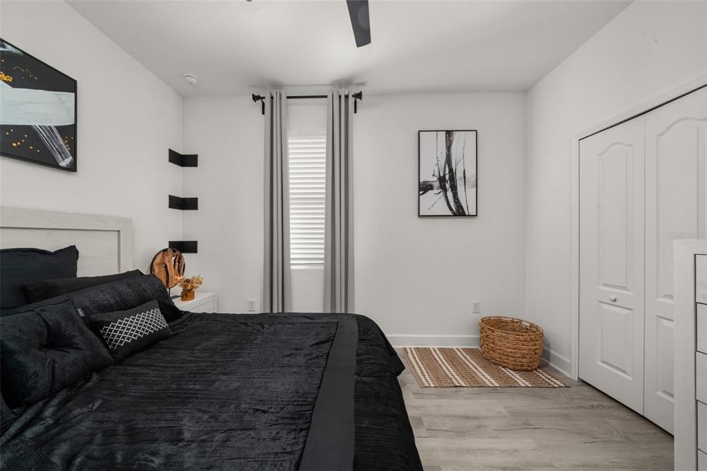 На продажу: $559,999 (4 спален, 2 ванн, 2427 Квадратных фут)