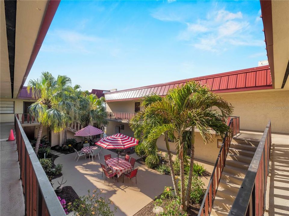 For Sale: $174,900 (1 beds, 1 baths, 780 Square Feet)