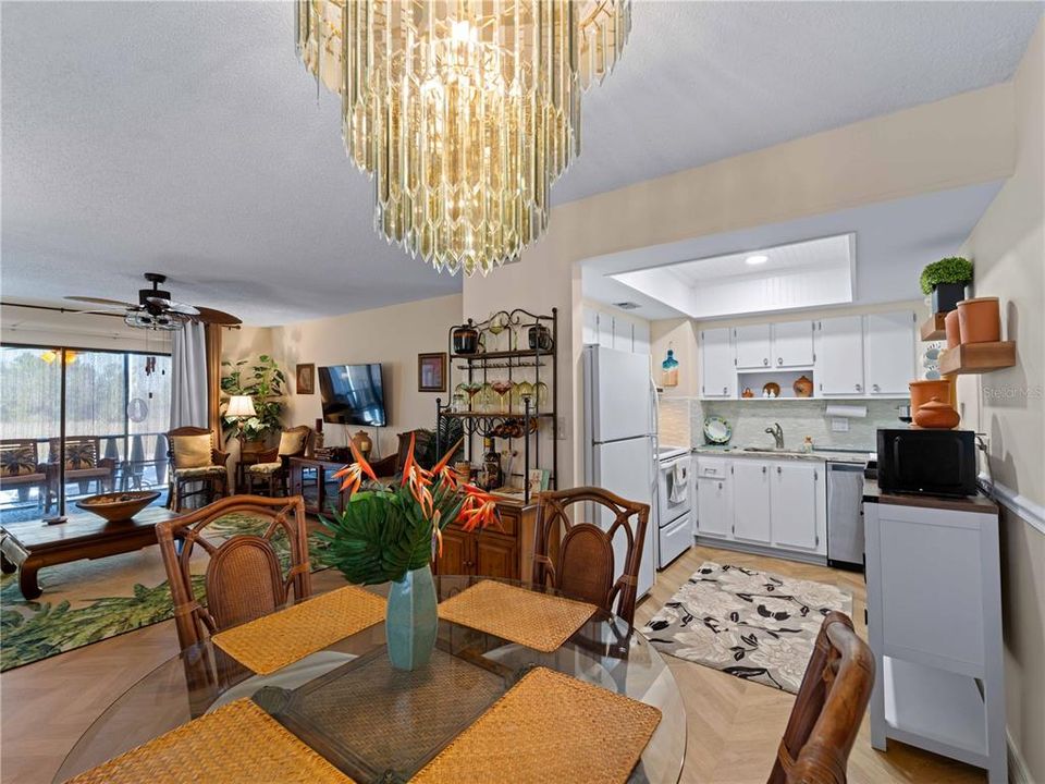 For Sale: $174,900 (1 beds, 1 baths, 780 Square Feet)