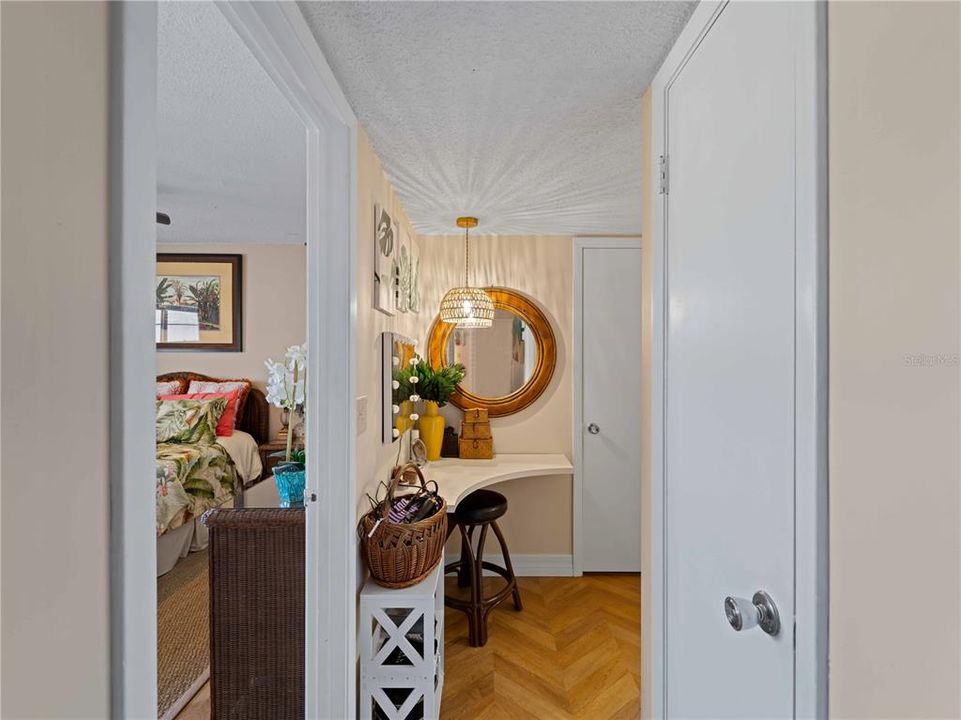 For Sale: $174,900 (1 beds, 1 baths, 780 Square Feet)