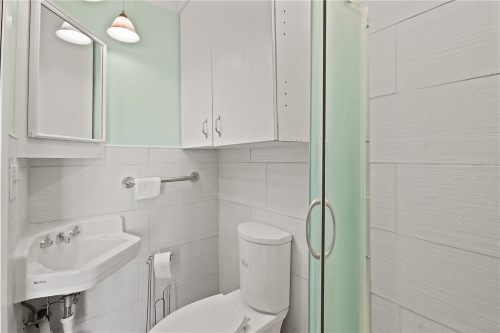 待售: $419,900 (2 贝兹, 2 浴室, 1047 平方英尺)