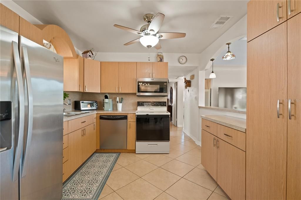 待售: $419,900 (2 贝兹, 2 浴室, 1047 平方英尺)