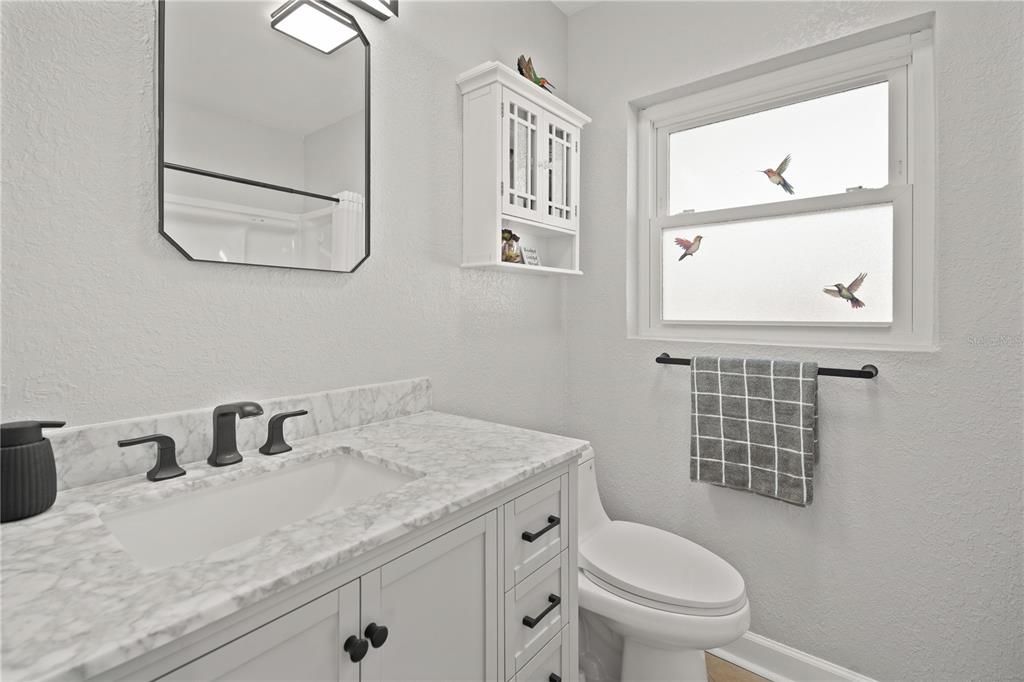 待售: $419,900 (2 贝兹, 2 浴室, 1047 平方英尺)