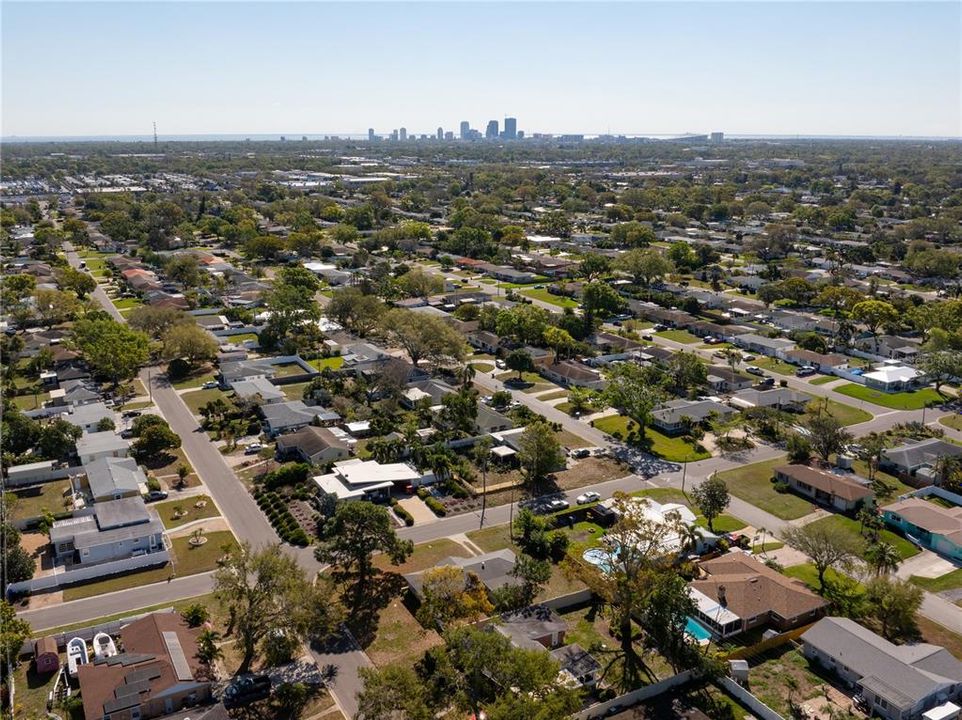 待售: $419,900 (2 贝兹, 2 浴室, 1047 平方英尺)