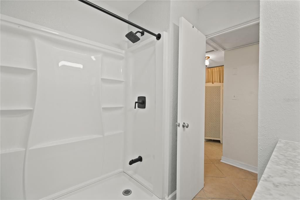 待售: $419,900 (2 贝兹, 2 浴室, 1047 平方英尺)