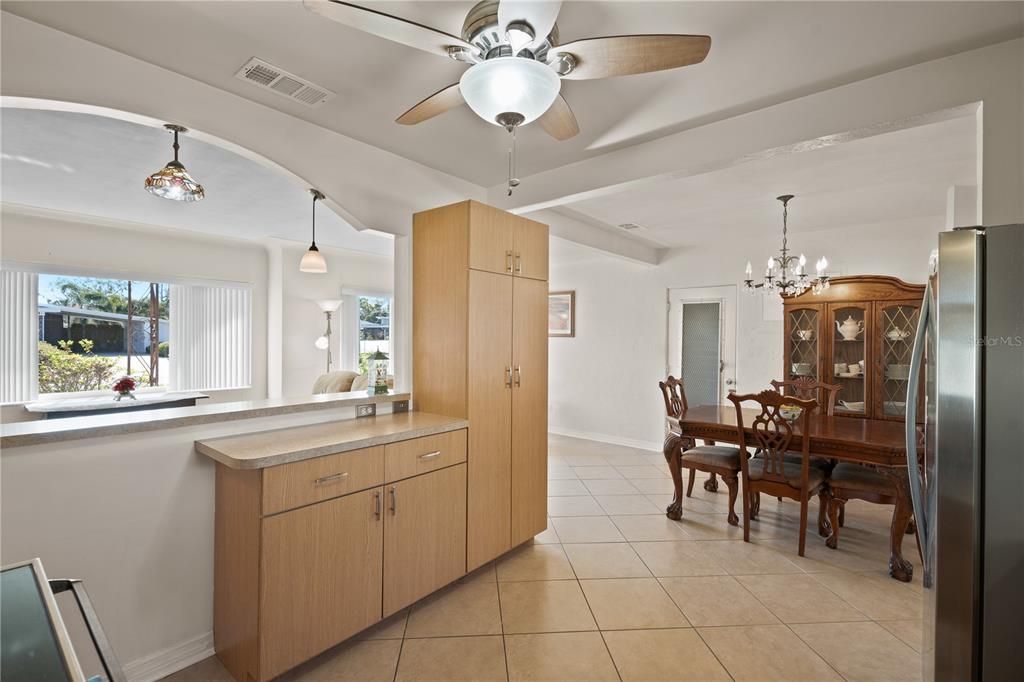 待售: $419,900 (2 贝兹, 2 浴室, 1047 平方英尺)