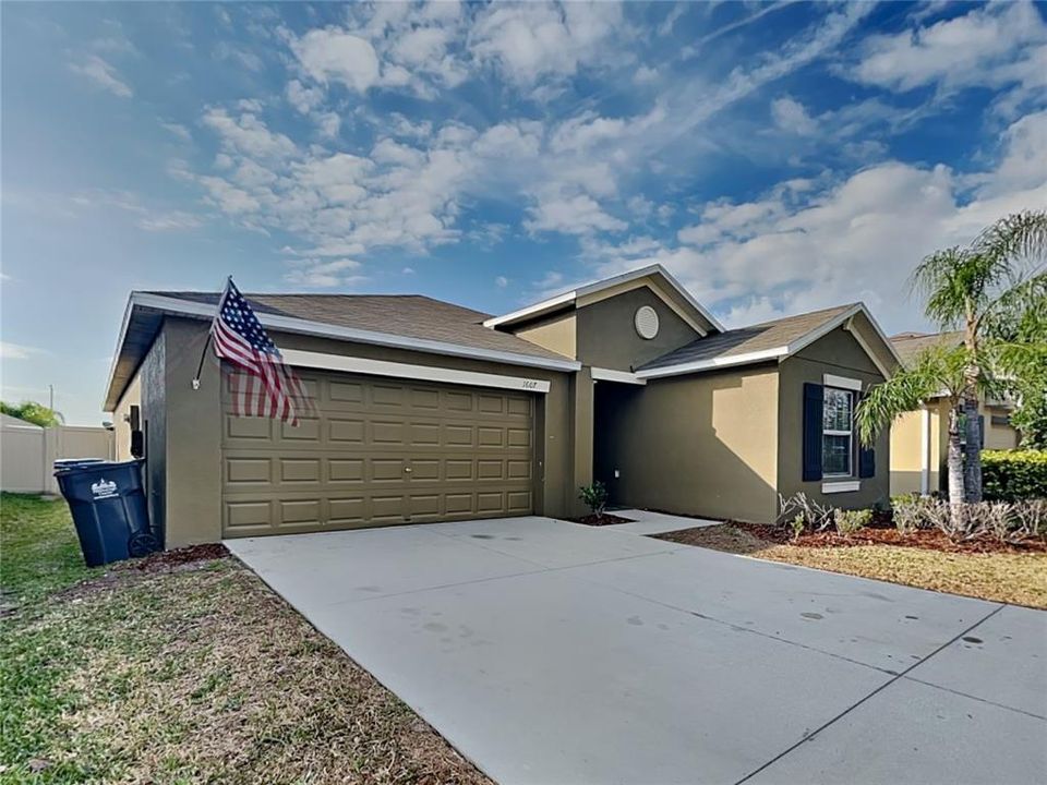 Recientemente alquilado: $2,189 (4 camas, 2 baños, 1939 Pies cuadrados)