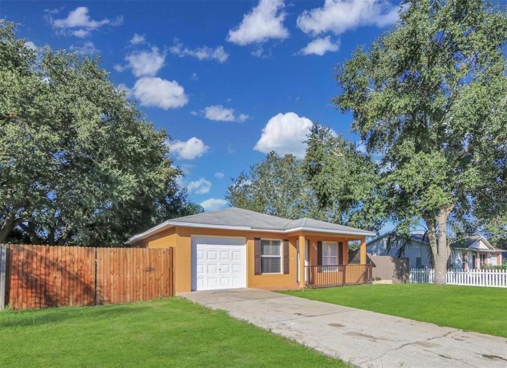 Recently Sold: $259,900 (3 beds, 2 baths, 1084 Square Feet)