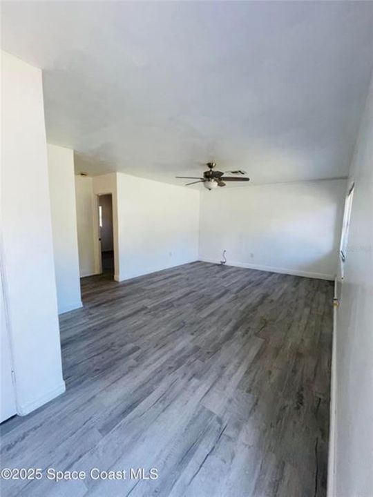 For Sale: $200,000 (3 beds, 1 baths, 1140 Square Feet)